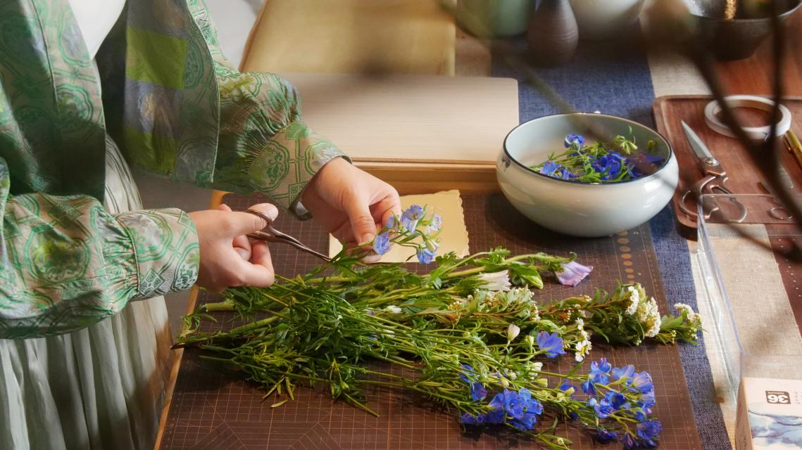 二：采摘新鲜花材